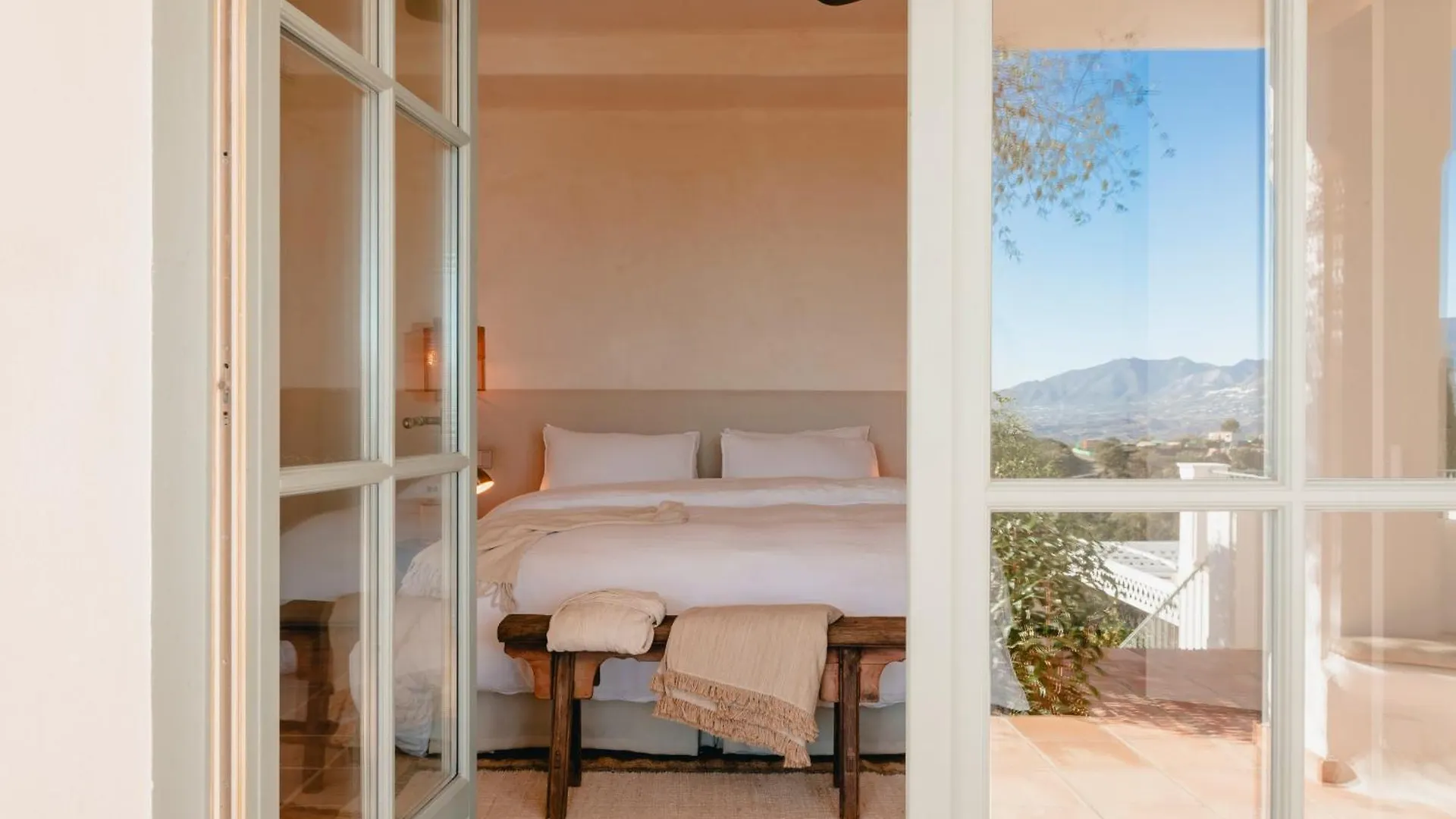 فندق مبيت وإفطار ميخاس Viluz - Wellbeing Resort Marbella إسبانيا